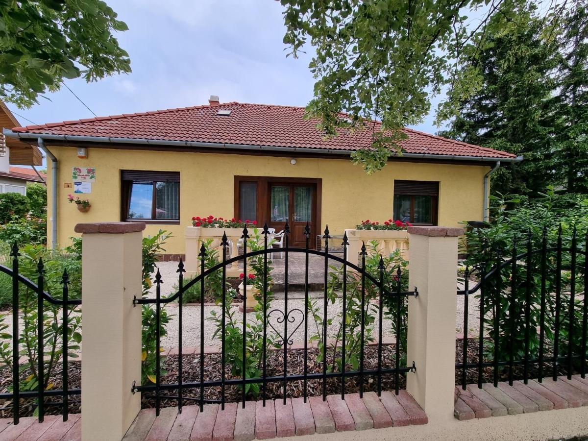 Muskatlis Haz Διαμέρισμα Balatonlelle Εξωτερικό φωτογραφία